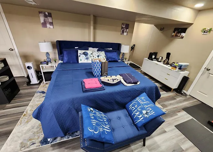 Entire Basement With Private Entrance Within Walking Distance From The Gaylord Hotel